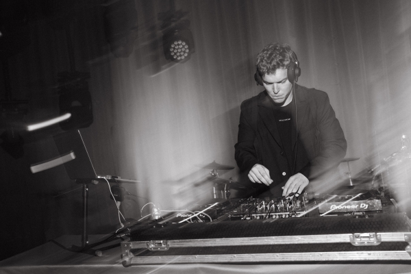 Диджеи Никита Меньшов