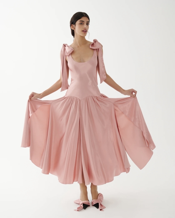 Замуж, как Бриджертоны. 30 предметов гардероба для