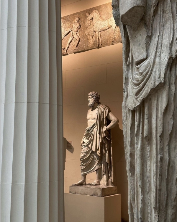 Электроника в «Кристалле», романтик под открытым небом