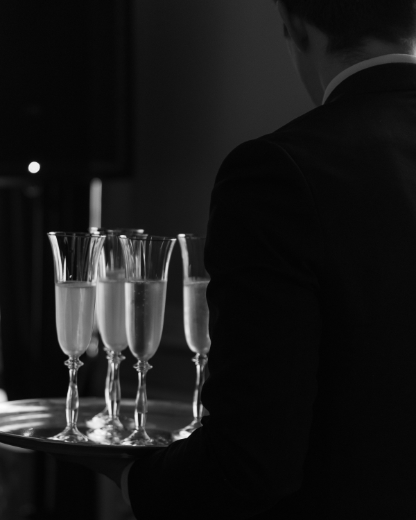 Бал — новый старый формат для свадьбы. Как