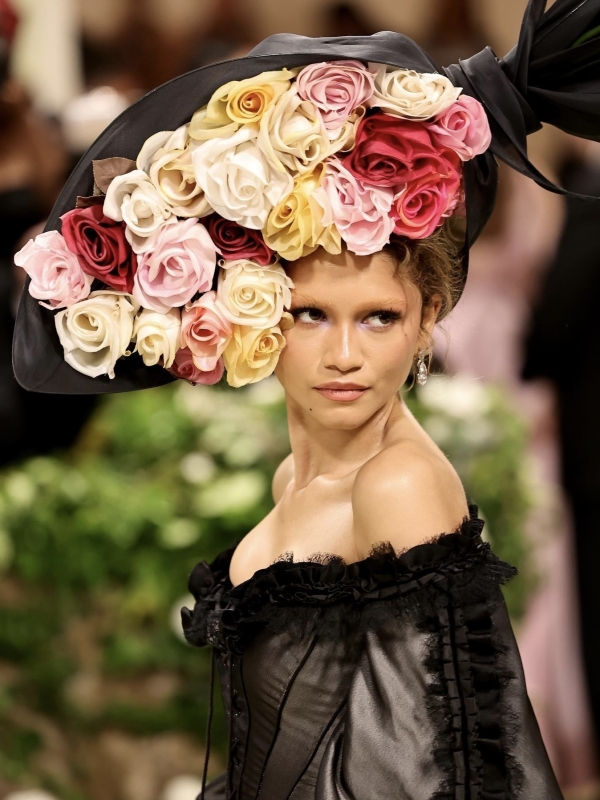 Парад невест. Лучшие свадебные образы на Met