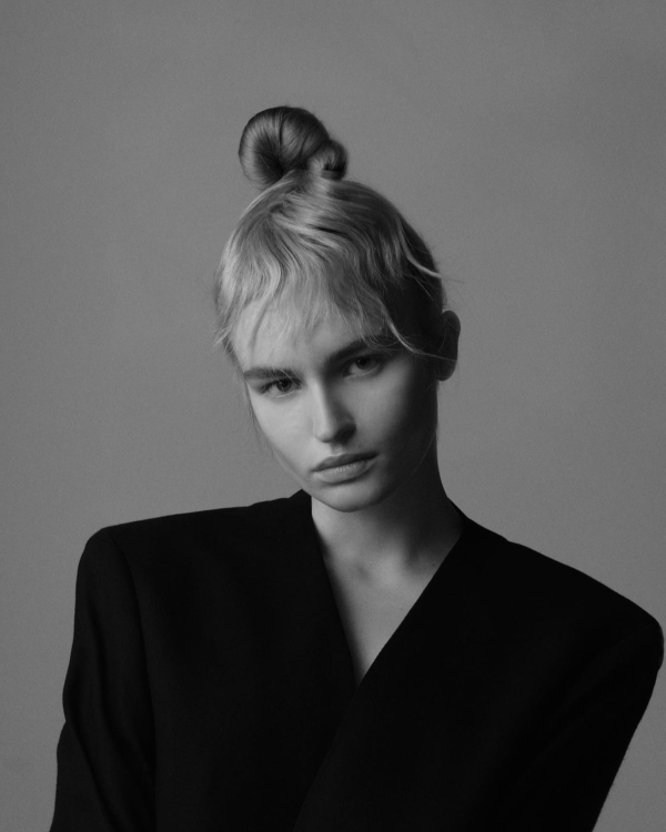 Трендовые собранные прически для невест 2024