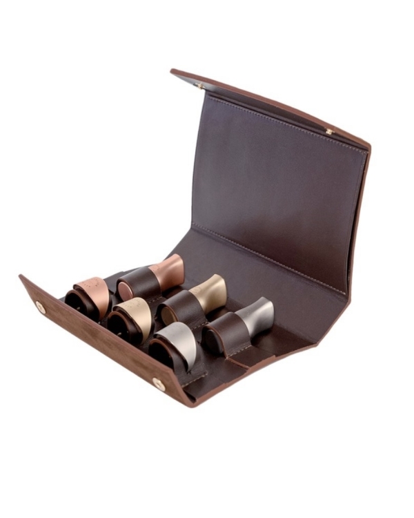 Что подарить жениху в день свадьбы?