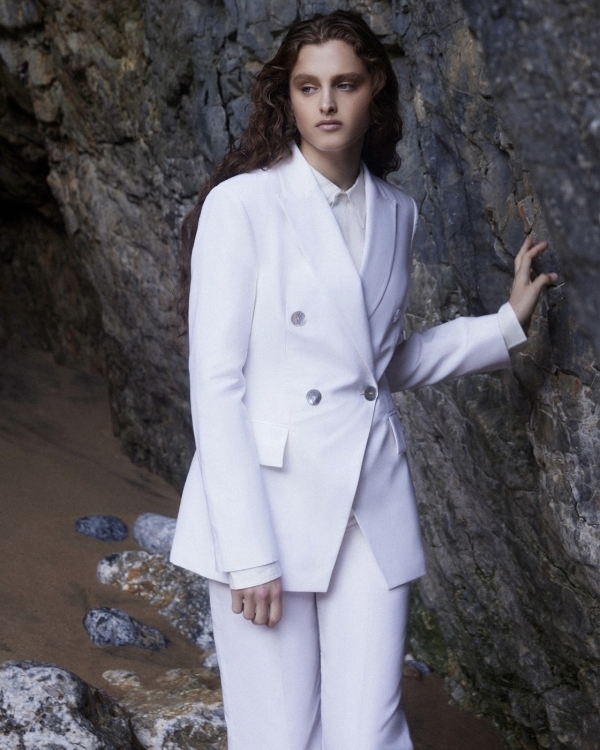 Что надеть невесте, помимо свадебного платья? Конечно,