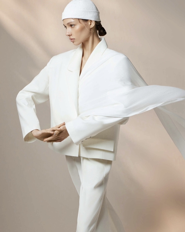 Что надеть невесте, помимо свадебного платья? Конечно,