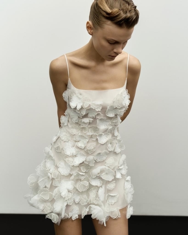 (Не)запасной вариант: платье мини — отличное решение