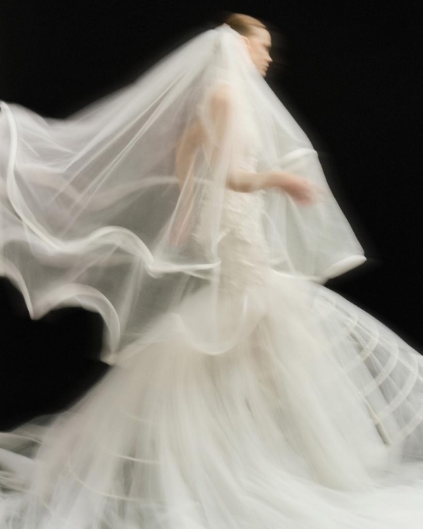 Унесенные ветром: показываем свадебные платья со шлейфом