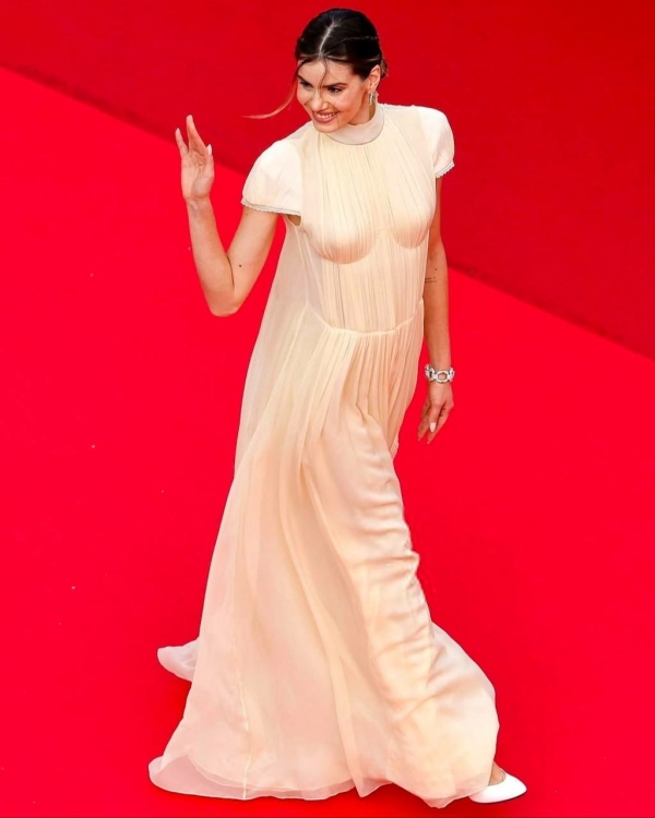 Свадебные платья на дорожке 78-го Каннского кинофестиваля: