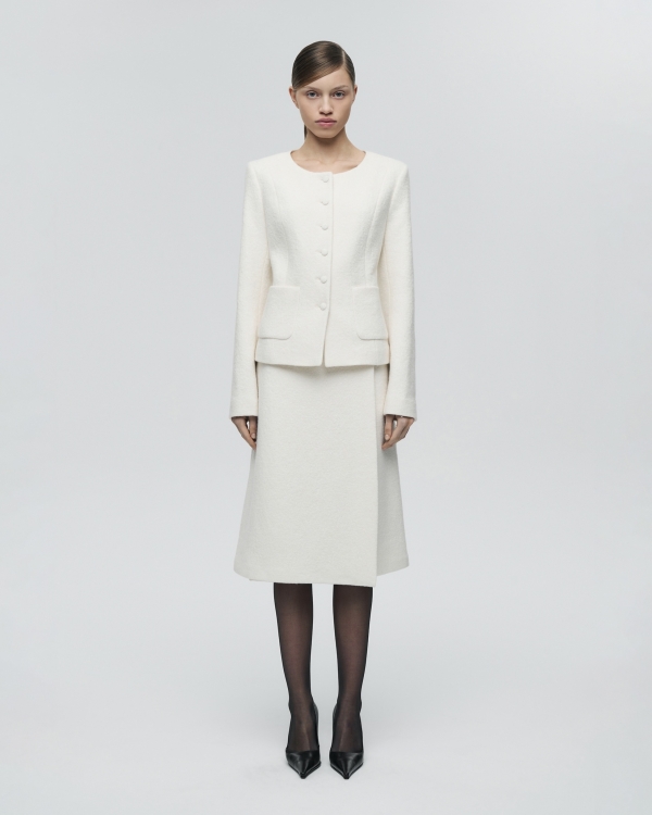 Что надеть невесте, помимо свадебного платья? Конечно,