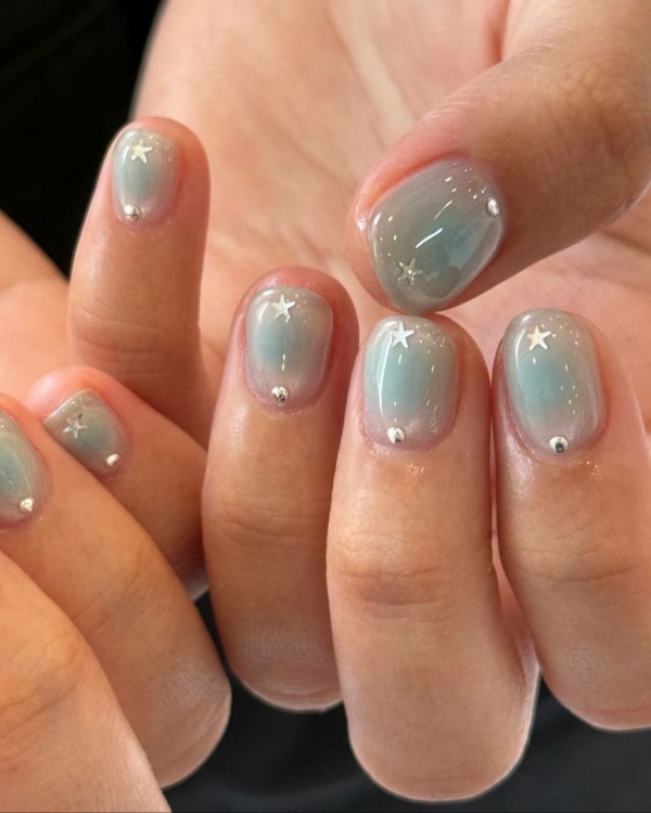 7 трендов летнего маникюра для невест 2025