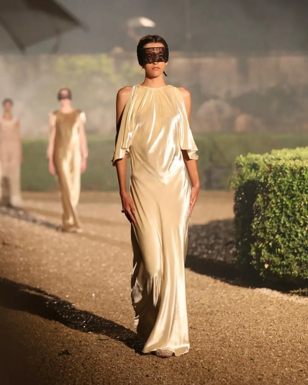 Посмотрите на новую круизную коллекцию Dior —