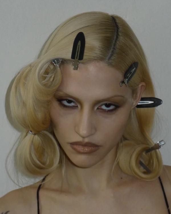 Fancy-прически 2025, которые подойдут выпускницам и гостям