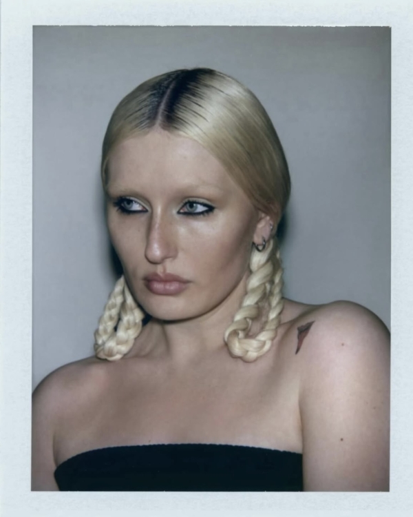 Fancy-прически 2025, которые подойдут выпускницам и гостям