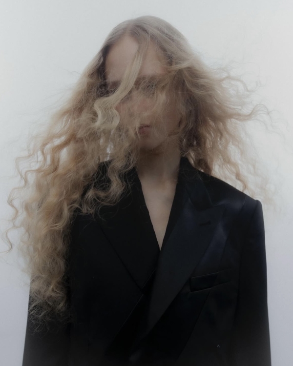 Fancy-прически 2025, которые подойдут выпускницам и гостям