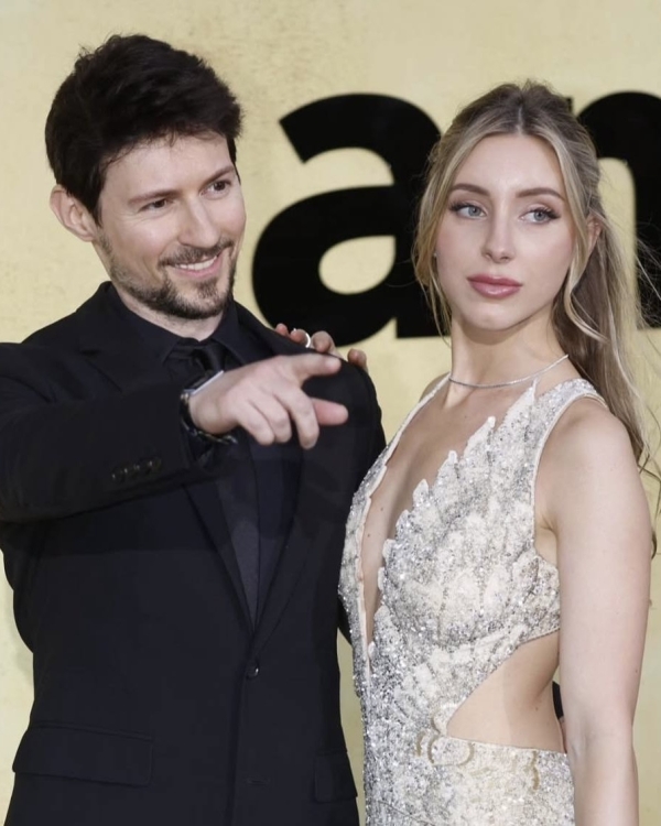 Рассматриваем первый светский выход Павла Дурова и