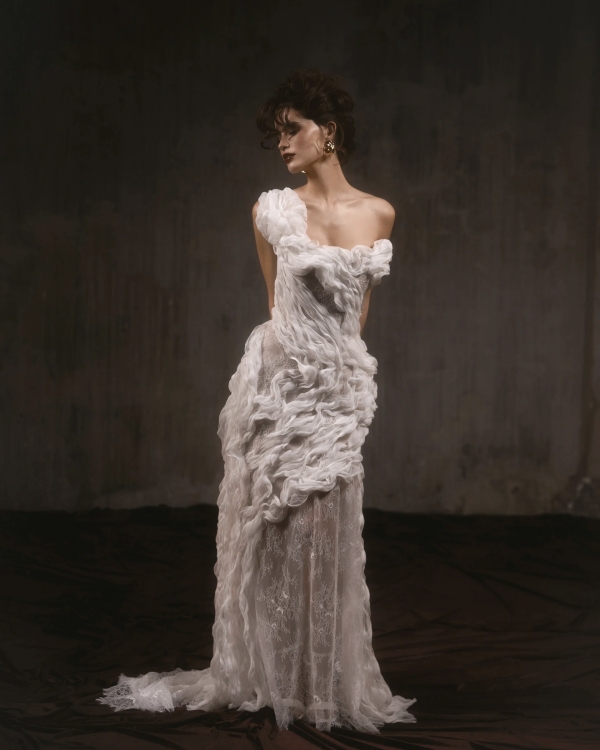 Унесенные ветром: показываем свадебные платья со шлейфом