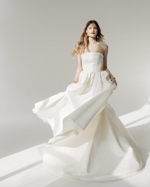 Унесенные ветром: показываем свадебные платья со шлейфом