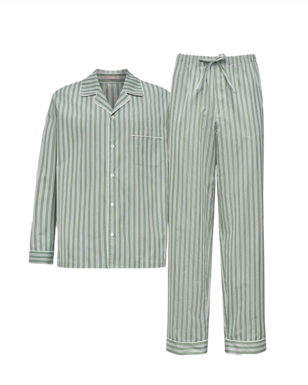 Что подарить жениху в день свадьбы?