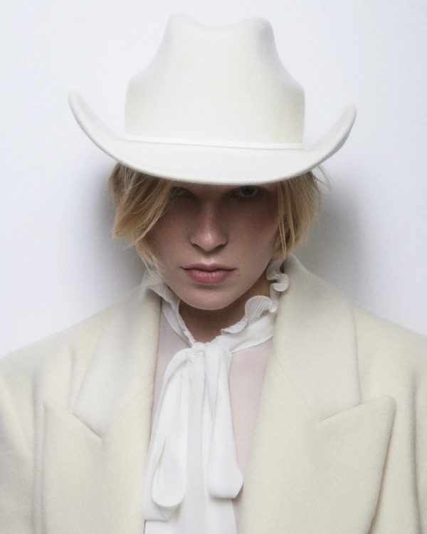 Фата, вуалетки и шляпки для невест: где