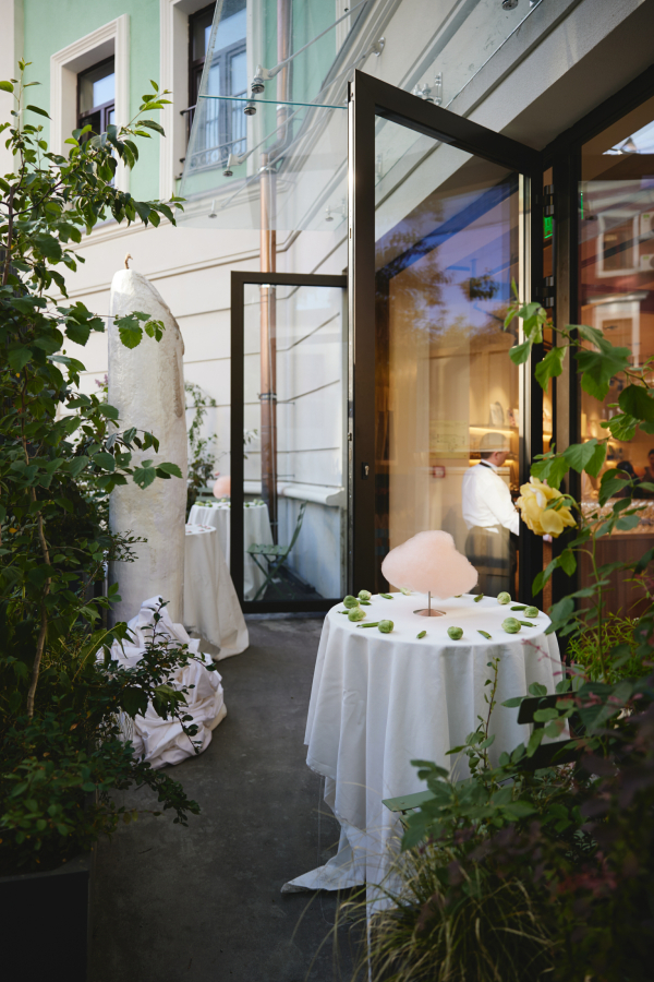 Торт из спаржи, современное искусство и важные