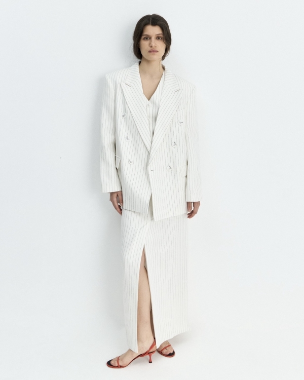 Что надеть невесте, помимо свадебного платья? Конечно,