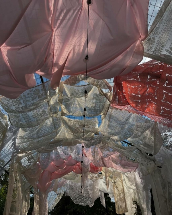 Пэчворк-арка из винтажного кружева — идея декора