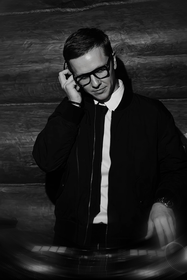 Диджеи DJ VADIMSKEE