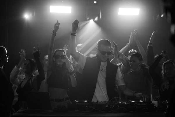 Диджеи DJ VADIMSKEE