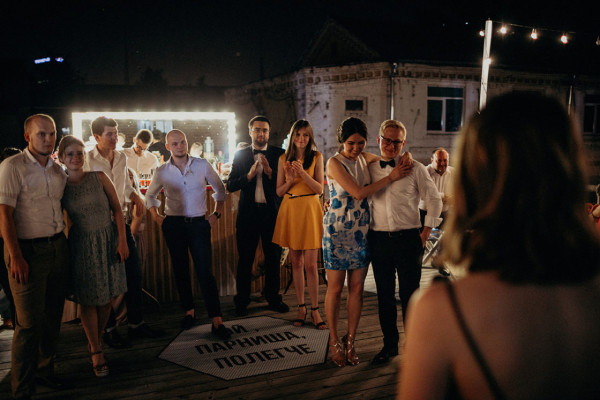 Стильная свадебная вечеринка в лофте