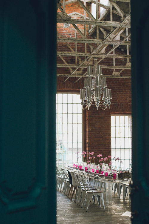 Стильная свадебная вечеринка в лофте