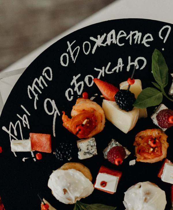 Стильная свадебная вечеринка в лофте