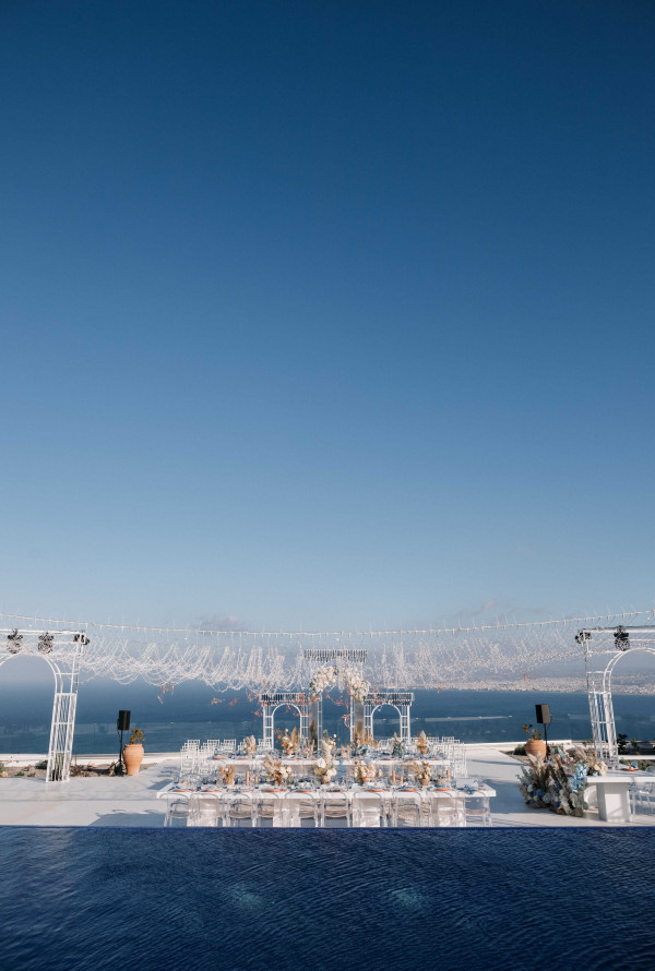 Свадьба на белоснежной вилле в Греции