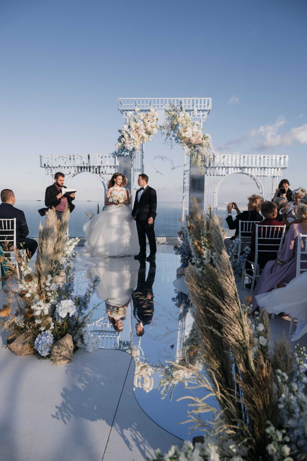 Свадьба на белоснежной вилле в Греции