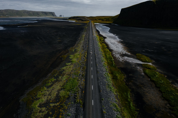 Свадьба на черном пляже в Исландии