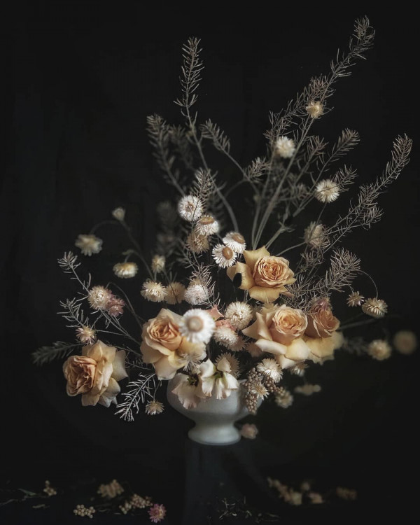 Нежные букеты невесты для зимних свадеб