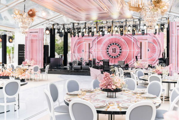 «Казино Рояль»: масштабный проект About You Decor