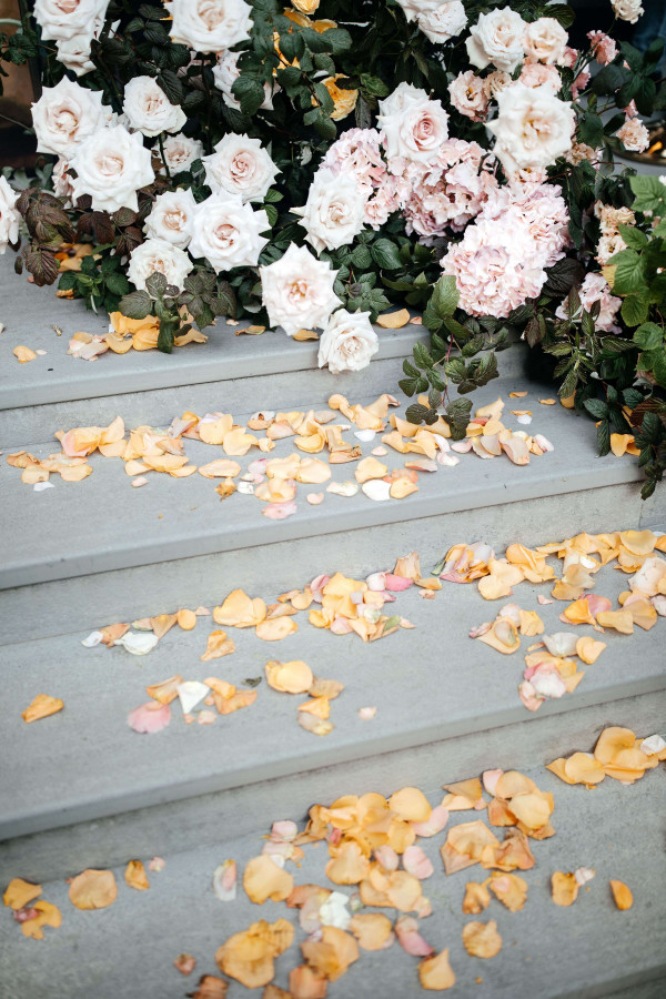 Свадебная фотозона: где поставить и как оформить