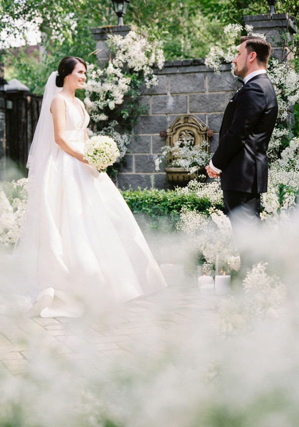 Свадьба в сказочном саду