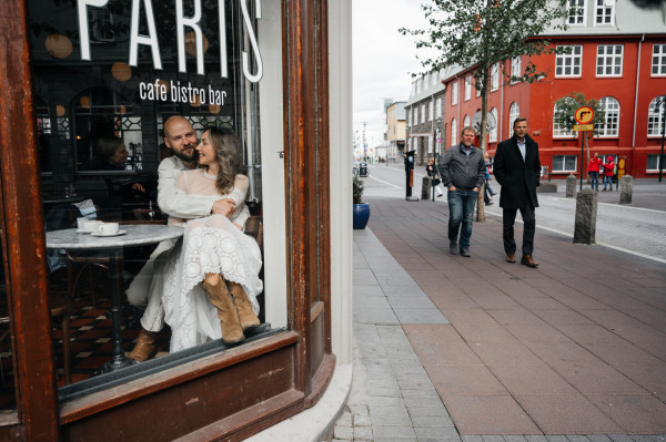 Свадьба на черном пляже в Исландии