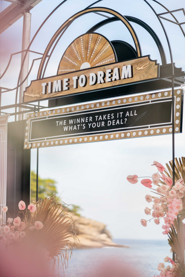 «Казино Рояль»: масштабный проект About You Decor