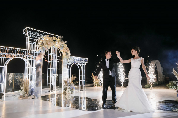 Свадьба на белоснежной вилле в Греции