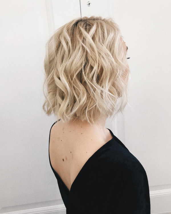 Беспроигрышные свадебные укладки на среднюю длину волос