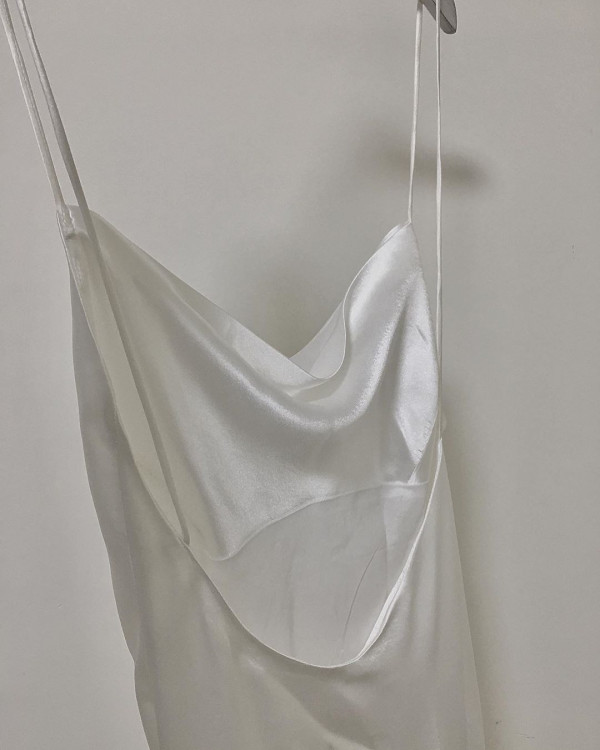 Шелковое платье-комбинация — лучший наряд для танцев