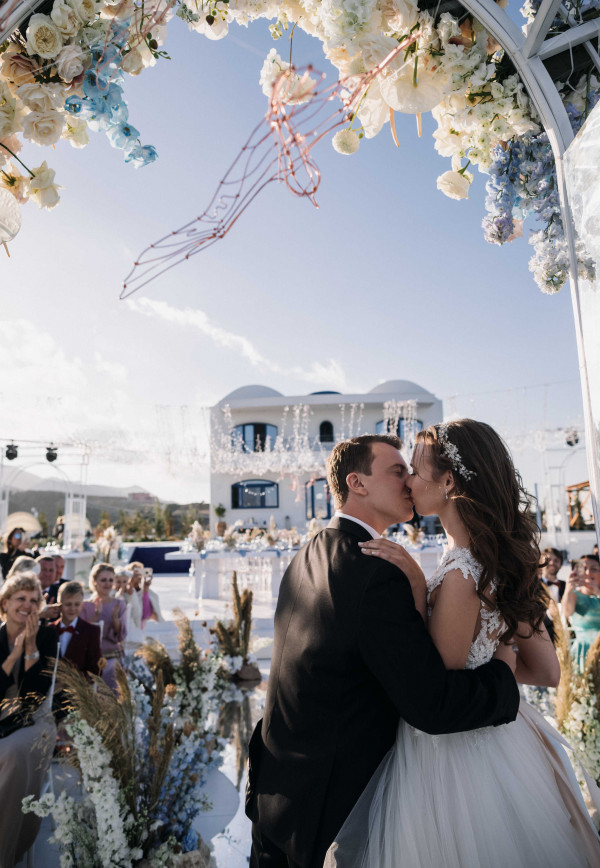 Свадьба на белоснежной вилле в Греции