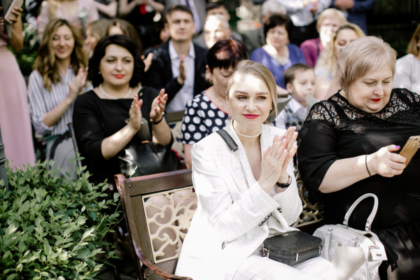 Свадьба в сказочном саду