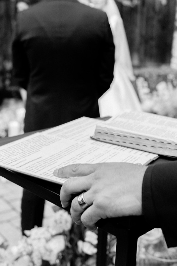 Свадьба в сказочном саду