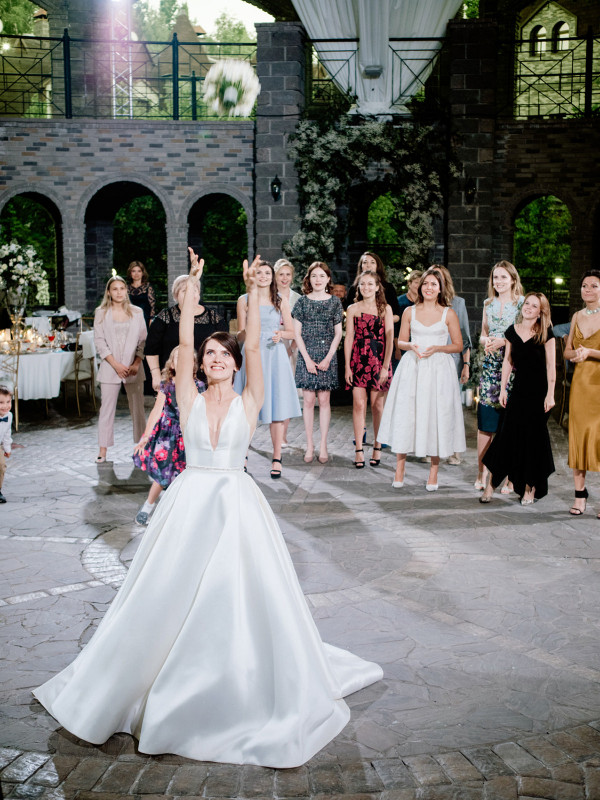 Свадьба в сказочном саду