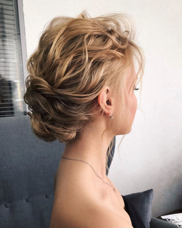 Беспроигрышные свадебные укладки на среднюю длину волос