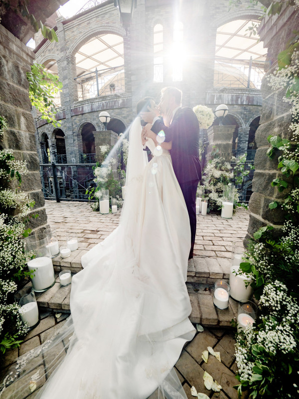 Свадьба в сказочном саду