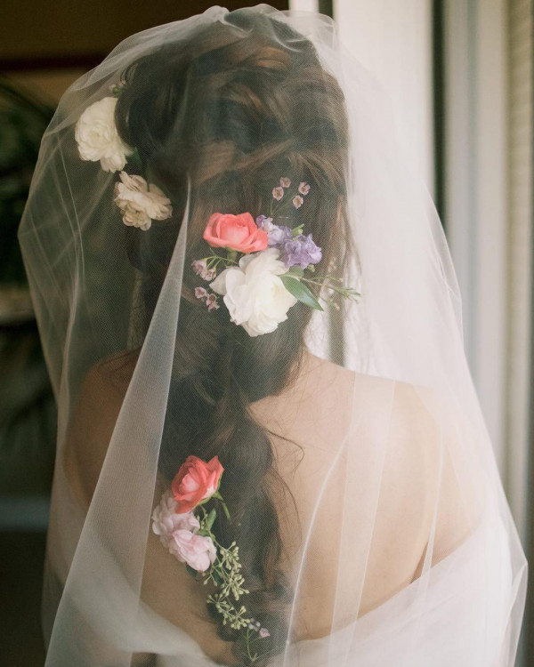 Свадебные укладки с косами для романтичных натур